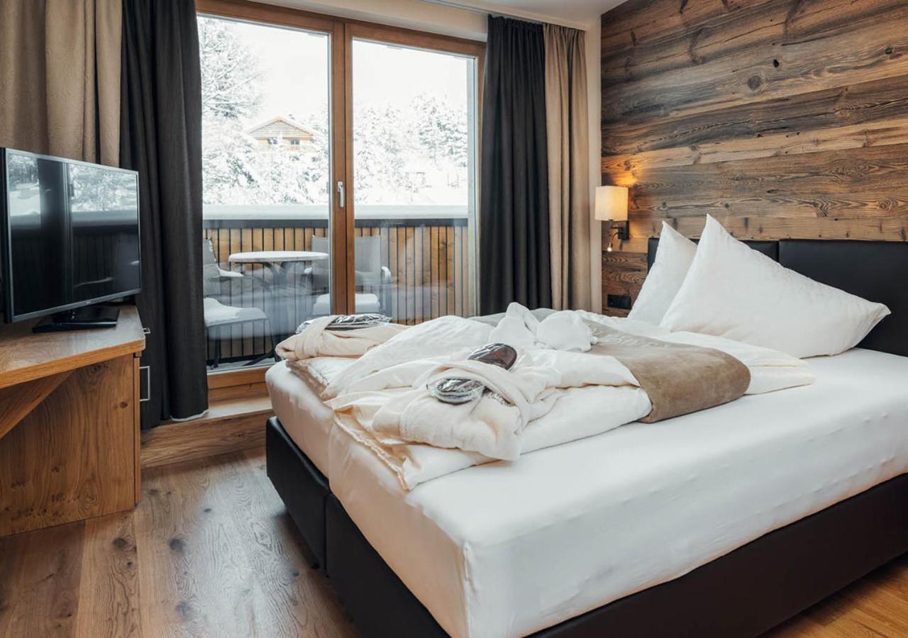 Hotel Garni Alpenjuwel Residenz แซร์เฟาส์ ห้อง รูปภาพ
